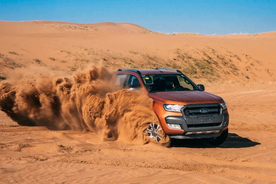 驾驶越野车去无人区的感受,驾驶沙漠越野正版