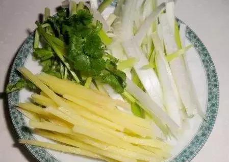 发烧了家里有番茄和鸡蛋,发烧了家里只有板蓝根