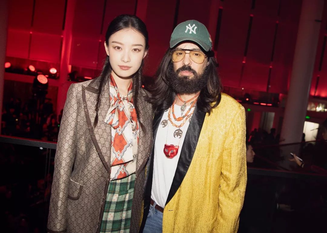 美图｜喵总现身上海看展，共赴古驰艺术盛宴