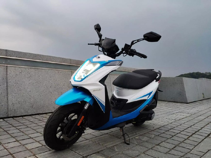 光阳最新降价的250踏板,光阳最新款小踏板