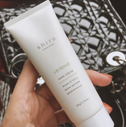 最好用的护手霜又白又滋润,又白又嫩又细又长的护手霜