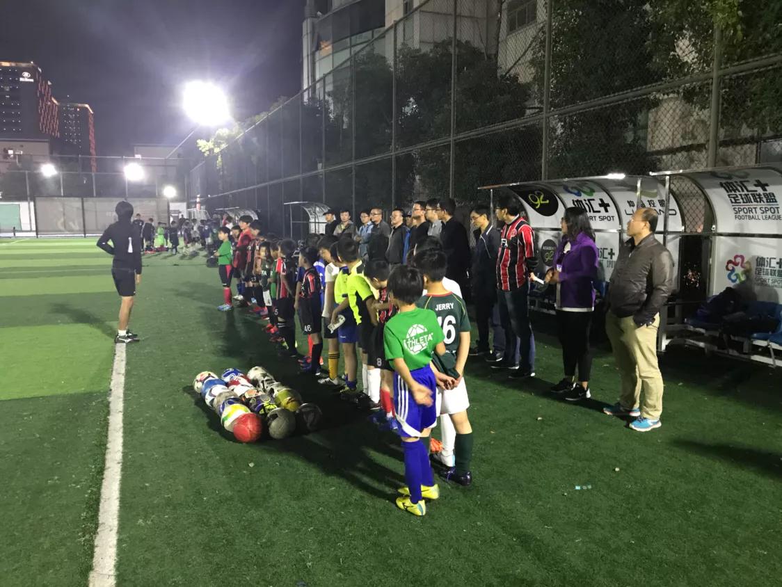 日本青少年足球日常训练,8岁日本足球基本功训练