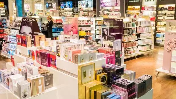 法国机场免税店价格高吗,免税买东西能便宜多少