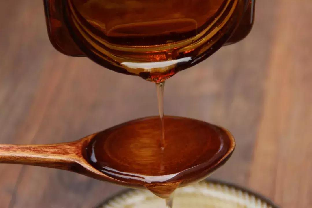 土蜂蜜营养有什么区别,土蜂蜜比普通蜂蜜营养价值更高吗