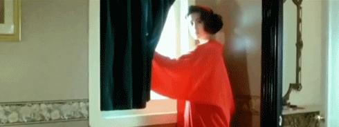 香港90年代她背景大到没人敢惹，遭赵薇横刀*爱夺**，今50岁被疑整容