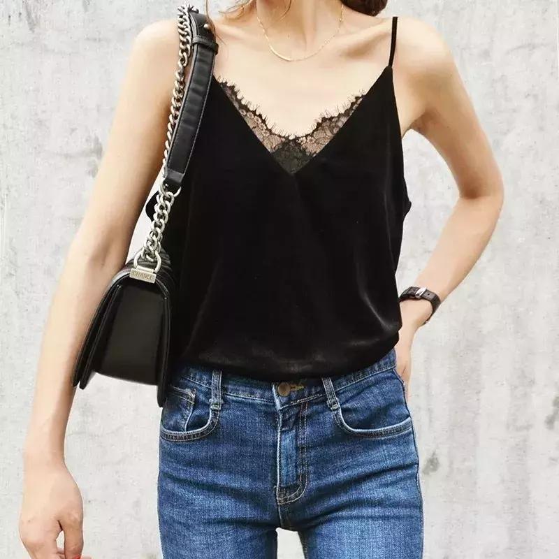 今年流行丝绒单品,冬季丝绒单品搭配