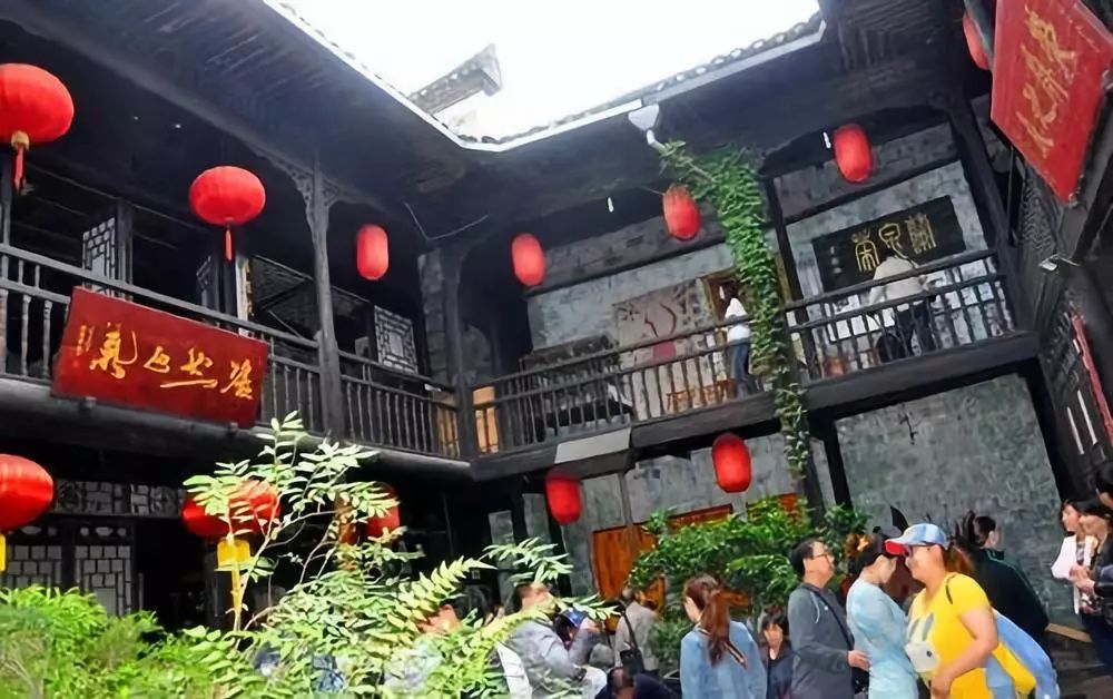 湖南凤凰古城红色旅游,红辣椒旅游