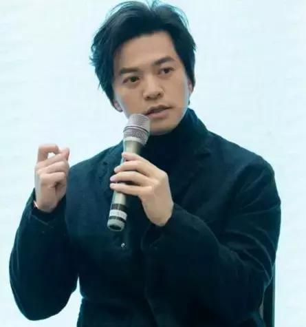 李健教育子女,李健养宠物