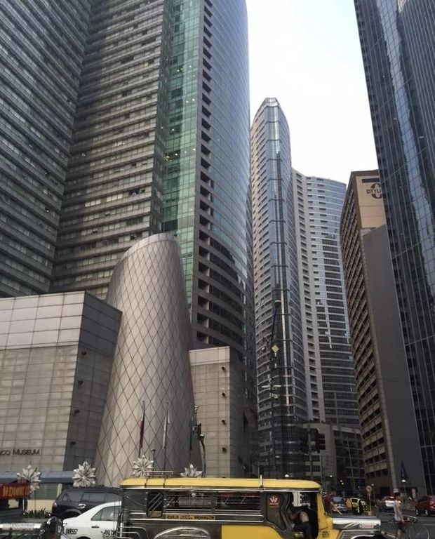 中国赌王在菲律宾致富：哄骗中国壮丁，*诱色**中国男人