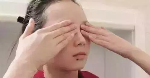 这样拍拍，对98%的眼睛问题好，中老年人都要学学！
