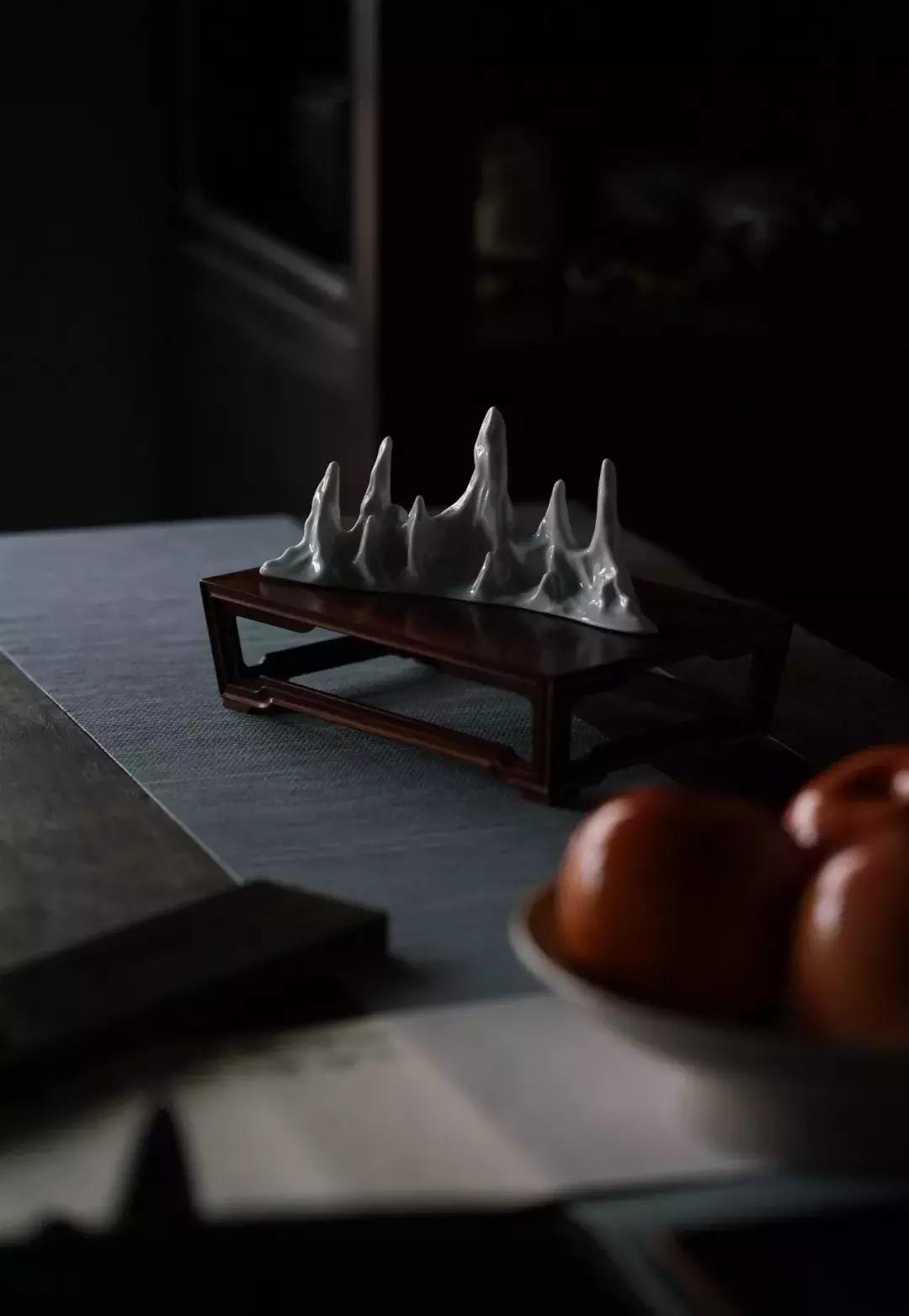 经典丨水深浪静，人贵声低！