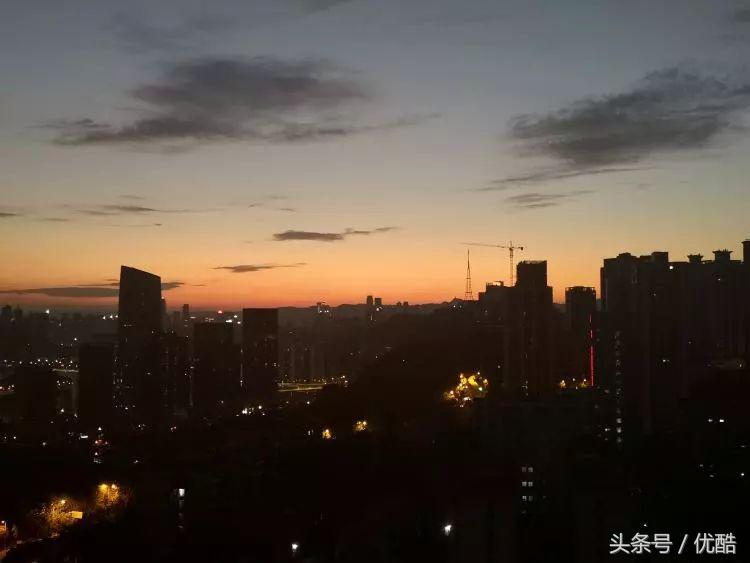 被甩后,她背着一把菜刀追他到北京|凌晨四点的重庆