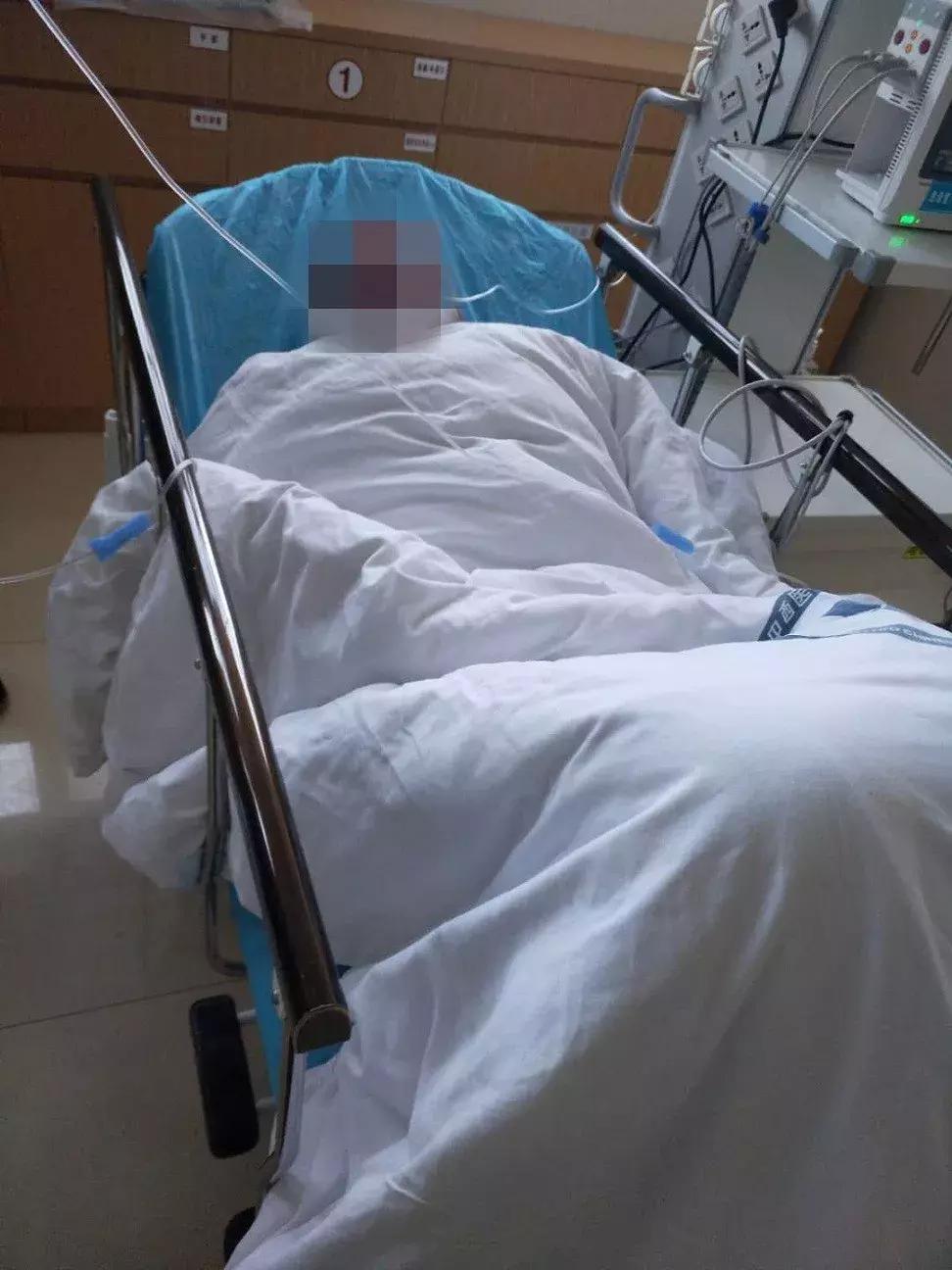 七旬老人被马蜂蛰伤害,老人要是被马蜂蛰了应该怎么治