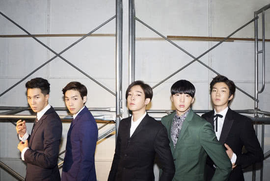 yg社长杨贤硕看blackpink演唱会,韩媒评价yg前后社长