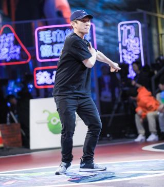 街舞人生水池舞,街舞人生舞蹈