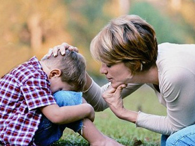 小孩子说谎被打了怎么办,说谎的小孩