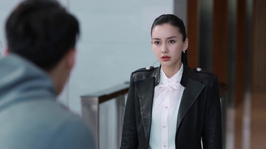 创业时代杨颖尬演,创业时代的杨颖造型