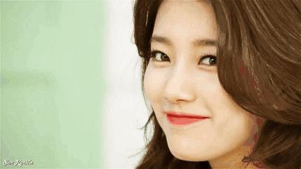 50岁女人脸大圆适合什么发型,脸大脖子短中年女士适合什么发型