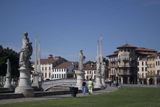 ps咋调分辨率像素大小不会变,照片如何通过ps修改分辨率和像素