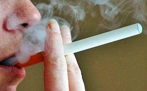 生活中常见的10大伤牙习惯，你中招了几个？