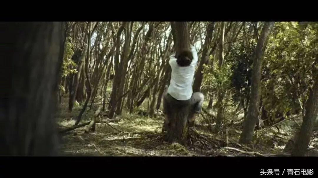 躲在孤岛做炸酱面被神秘女盯上！现代版鲁滨逊，全片又丧又暖！