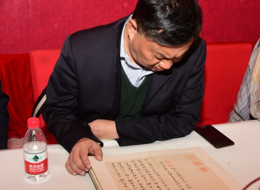 华山论鉴鉴宝海选现场拍视频,华山论鉴鉴宝北京活动