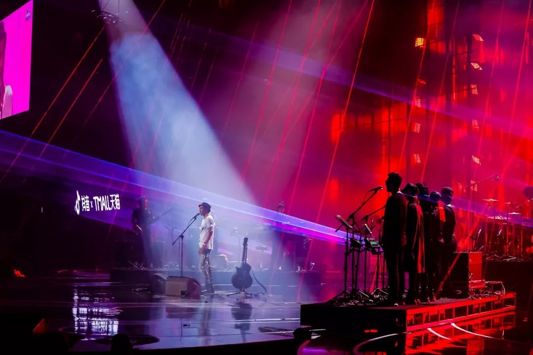 罗志祥唱跳现场,罗志祥林俊杰热舞一分钟