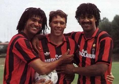 天下足球经典台词背景音乐,天下足球国足经典台词