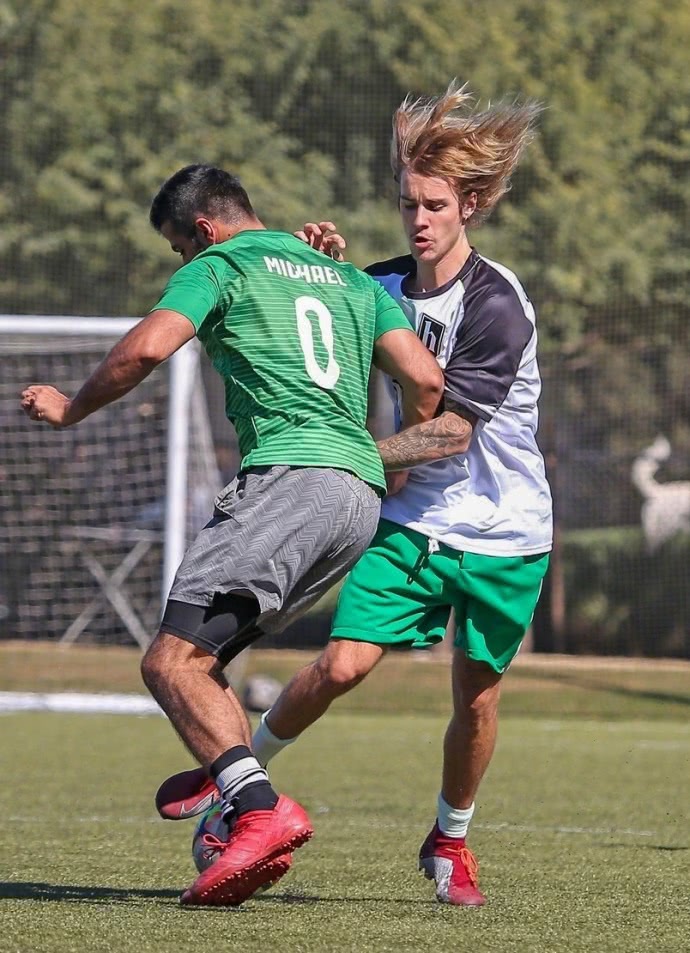 贾斯汀比伯现照,贾斯汀比伯正面照