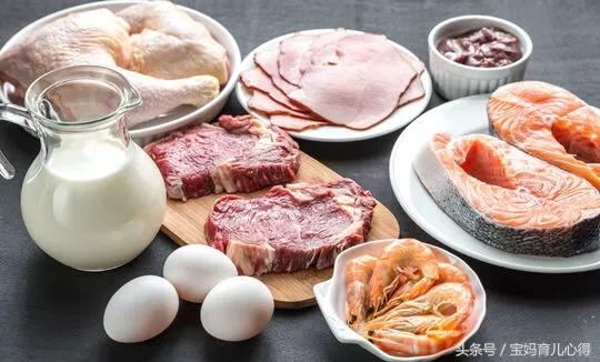 宝妈奶水不够如何做催奶汤呢,催奶要喝很油的汤