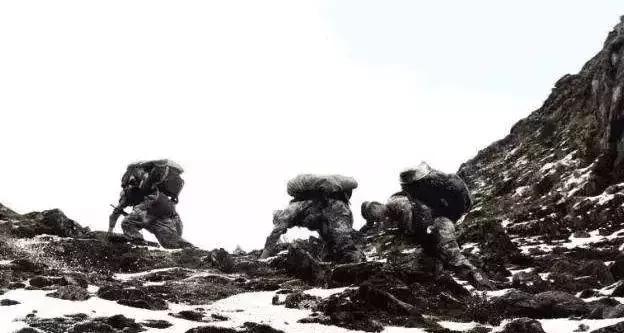 为什么军人待在边疆,边防军人和普通军人的待遇