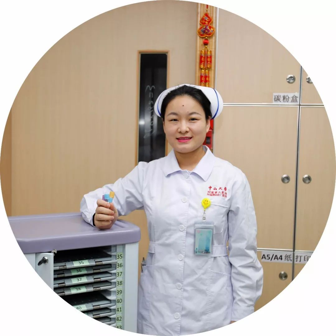 看了这么多炫富摔，这些护士才是最劲爆的~