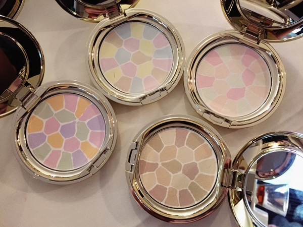 水光感妆容用什么粉饼,粉饼底妆遮瑕推荐