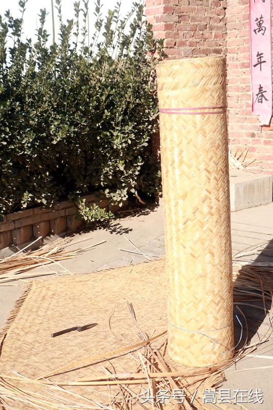 嵩县最后的席匠72岁蹬磙子编卖苇席