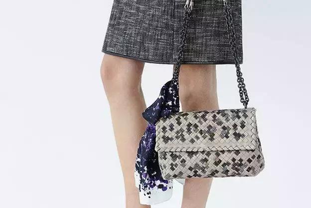 为什么现在的人都喜欢和有钱人玩,为什么有的人喜欢跟有钱人交朋友