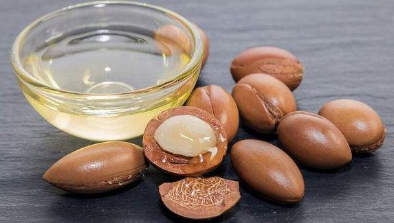 有了这瓶“液体黄金“,今年秋冬注定与干燥、长痘无缘了!