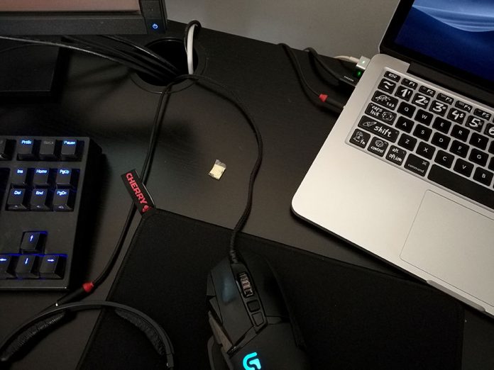 macbookpro外接显示器鼠标键盘,苹果macbookpro连接电脑屏幕