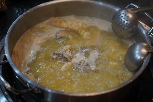 五分钟搞定港式花胶鸡火锅,清汤花胶鸡火锅