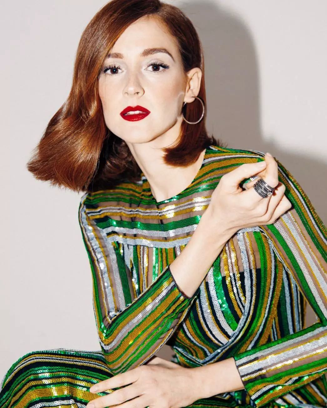 邓紫棋同款蛇形戒指,戒指不能戴太满