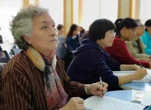 组团帮扶共进步名师引领促成长,精准发力培育教学名师