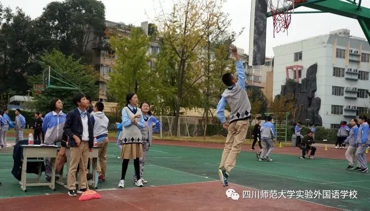 鐪嬩腑瀛︾敓绡悆姣旇禌闈掓槬娲诲姏,鏉ョ湅甯堝ぇ杩愬姩浼氬紑骞曞紡鑸炶箞