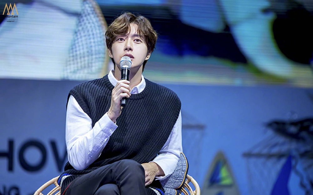 人暖还特心善，朴海镇无偿为消防员日历代言，日历收益将全额捐献