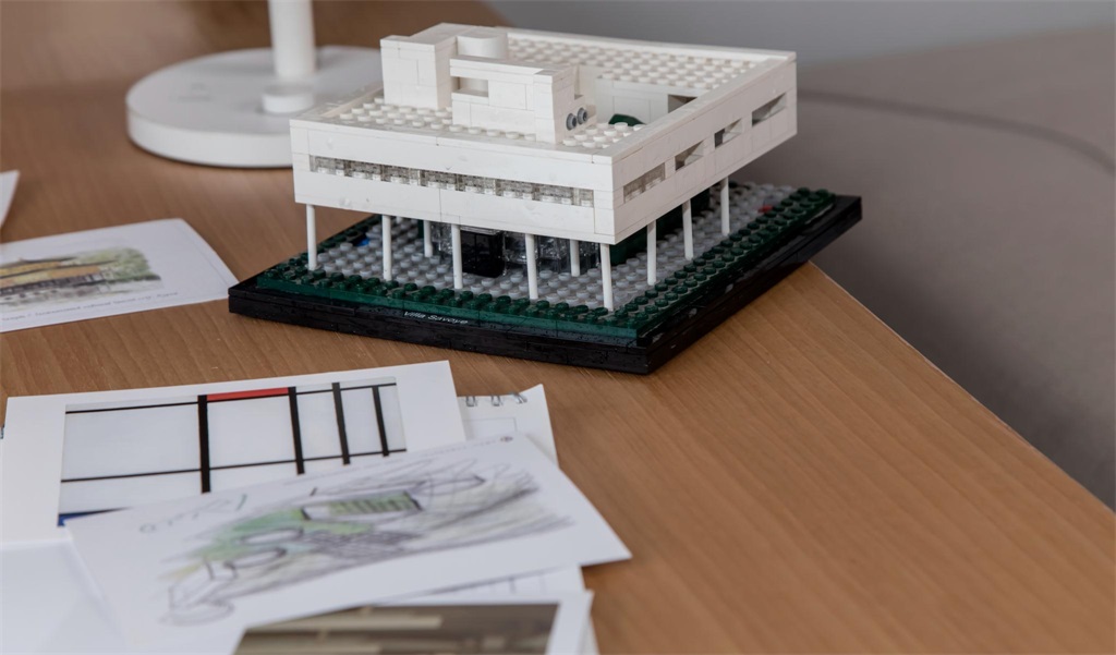 终日偷得浮生半日闲,终日昏昏醉梦间