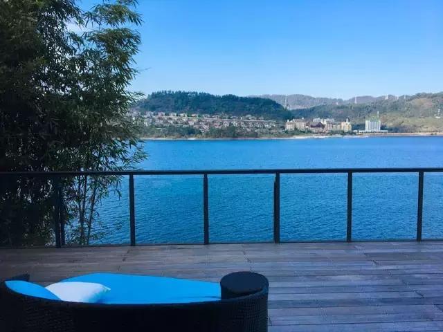 大叔为钓鱼买下一座岛,40岁大叔100块改造房间