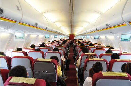 坐飞机带笔记本电脑注意事项,坐飞机带的行李箱不能超过几公斤