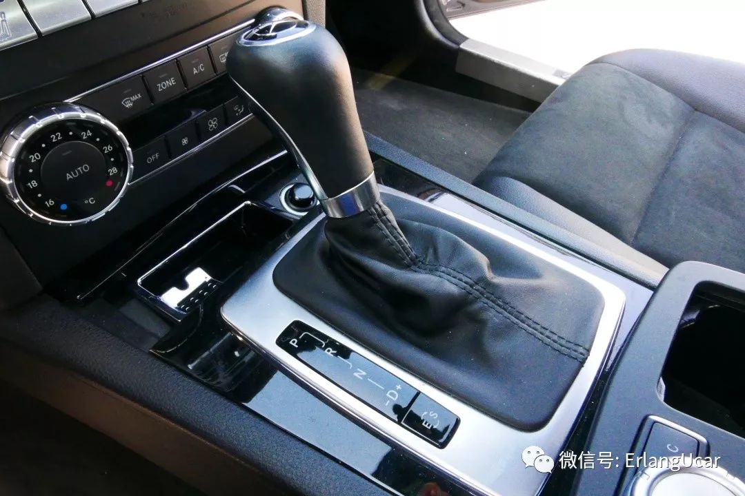 w204奔驰c300coupe,奔驰w204c200旅行版