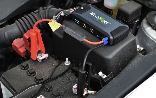 汽车电瓶亏电一次修理厂就说坏了,汽车在修理厂放太久导致电瓶亏电