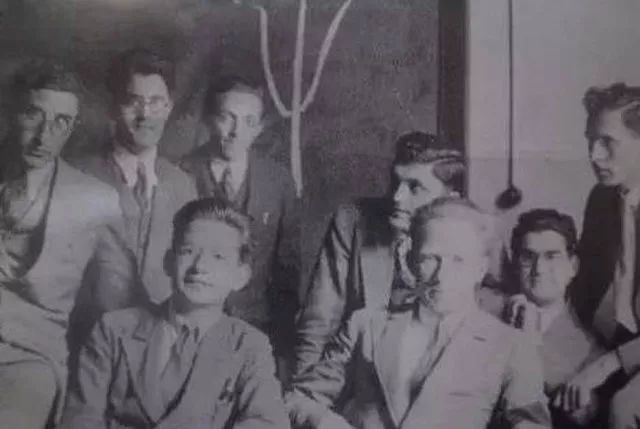 科学家玻尔有多厉害,物理学家玻尔与爱因斯坦