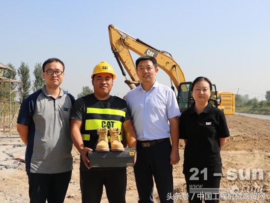 卡特彼勒挖机简介,卡特彼勒官方挖机