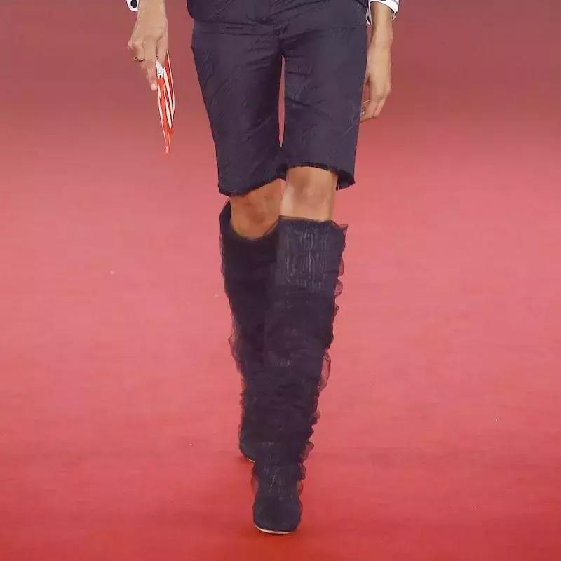 谜之时尚！看完2018年度大牌的奇葩单品，从来没这么心疼过有钱人